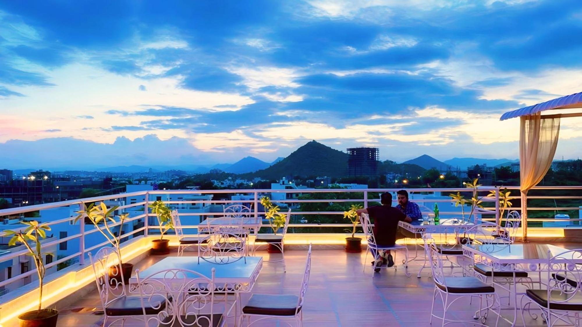 Hotel THE CELEBRATION BY AMOD Udaipur Buitenkant foto