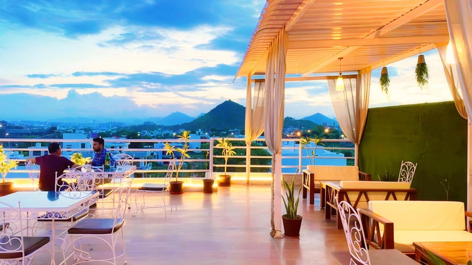 Hotel THE CELEBRATION BY AMOD Udaipur Buitenkant foto